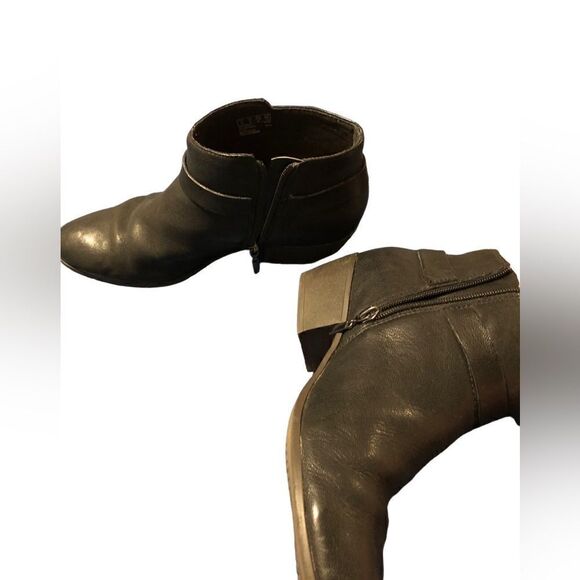 Clark’s Leather Cushion Zip Booties 10 - Picture 7 of 11